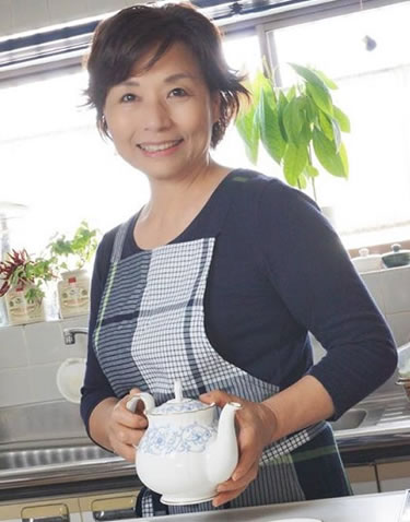 臼居芳美先生